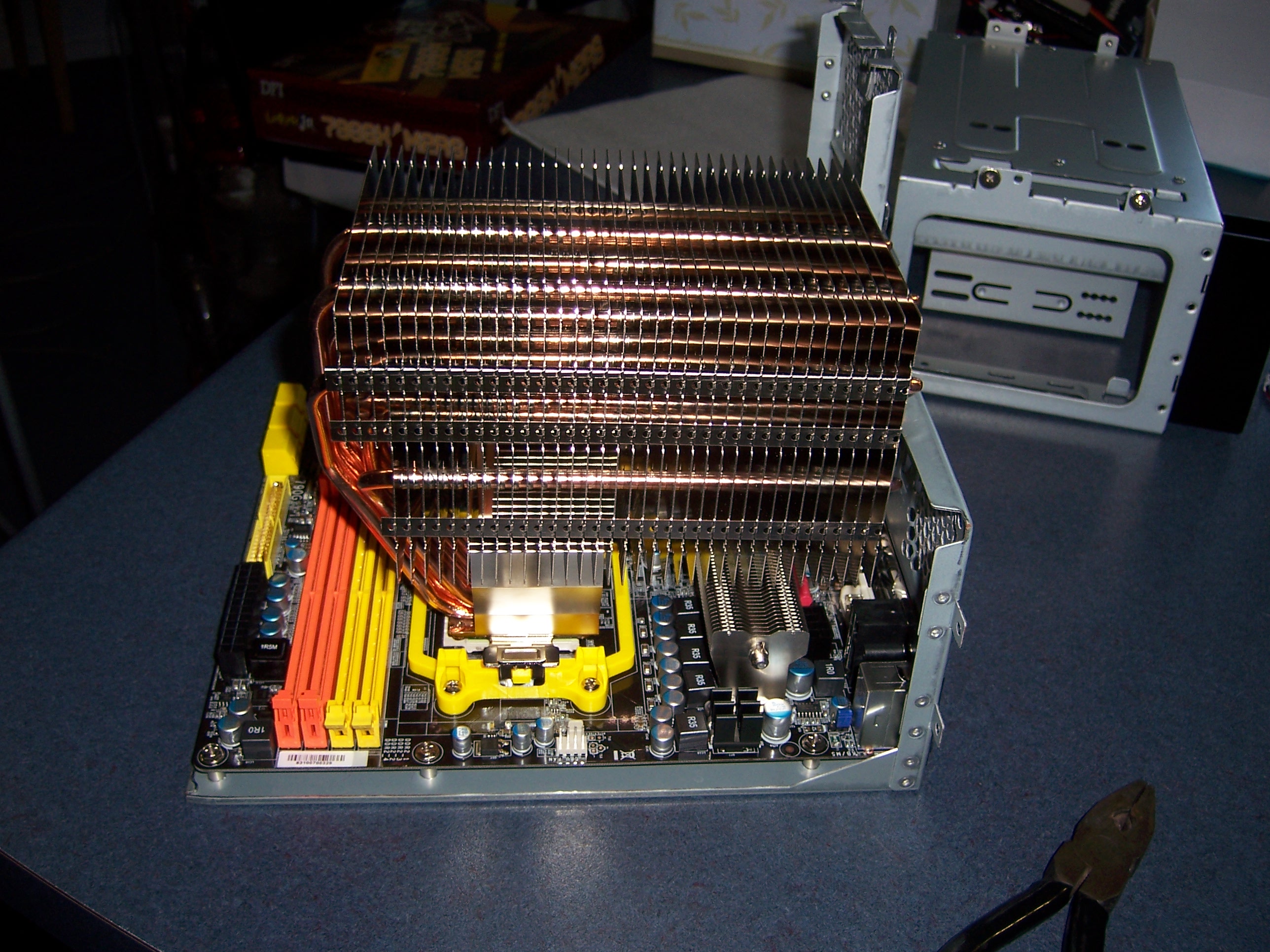 Chipset heatsinks