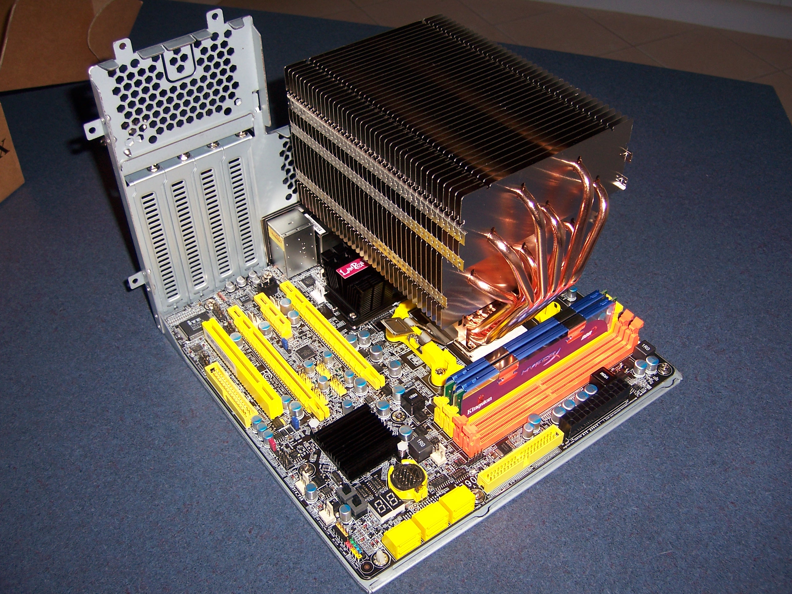 Chipset heatsinks