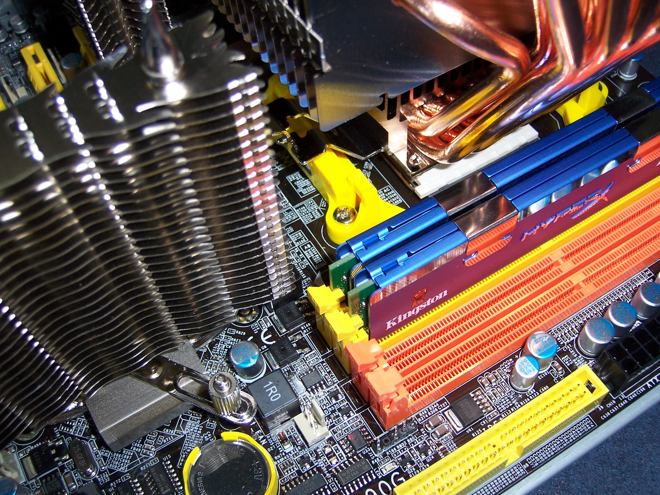 Chipset heatsinks