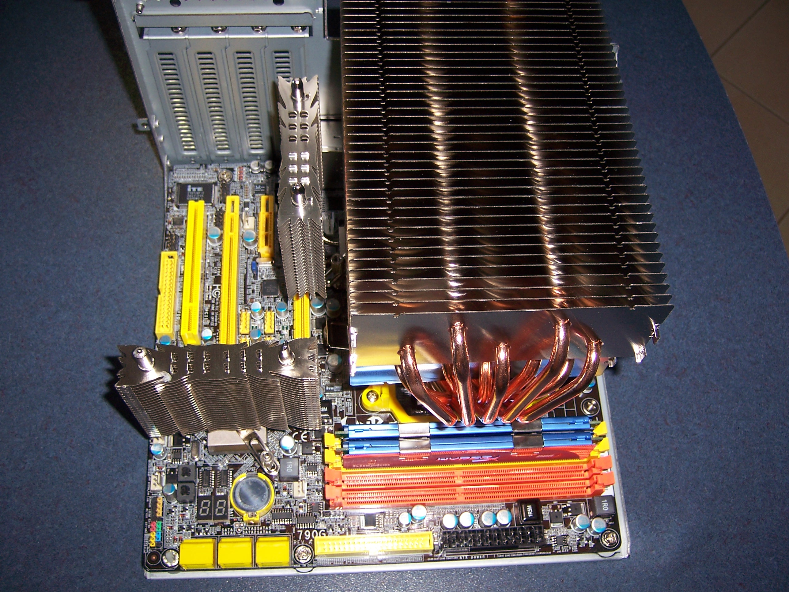 Chipset heatsinks